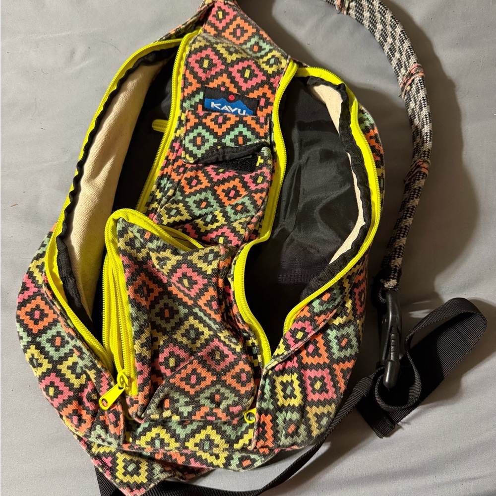 Kavu Multicolor Geometric Backpack - Picture 11 of 12